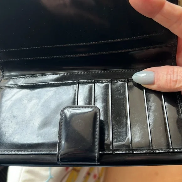 Wallet- Gucci’s Tom Ford era!   Sleek and subdued. - Picture 5 of 7